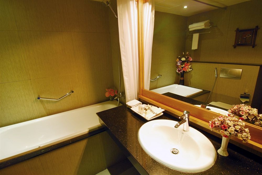 อีเทอร์นิตี้ ฮานอย โฮเต็ล Hotel ภายนอก รูปภาพ