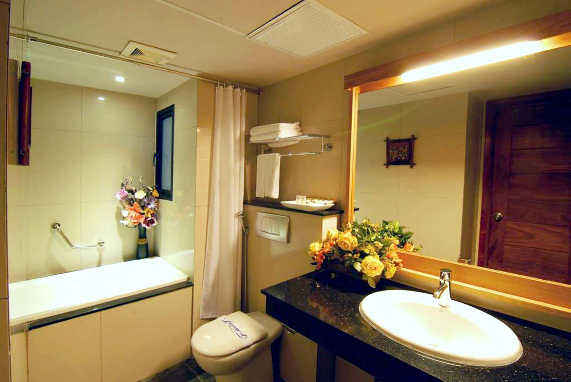 อีเทอร์นิตี้ ฮานอย โฮเต็ล Hotel ภายนอก รูปภาพ