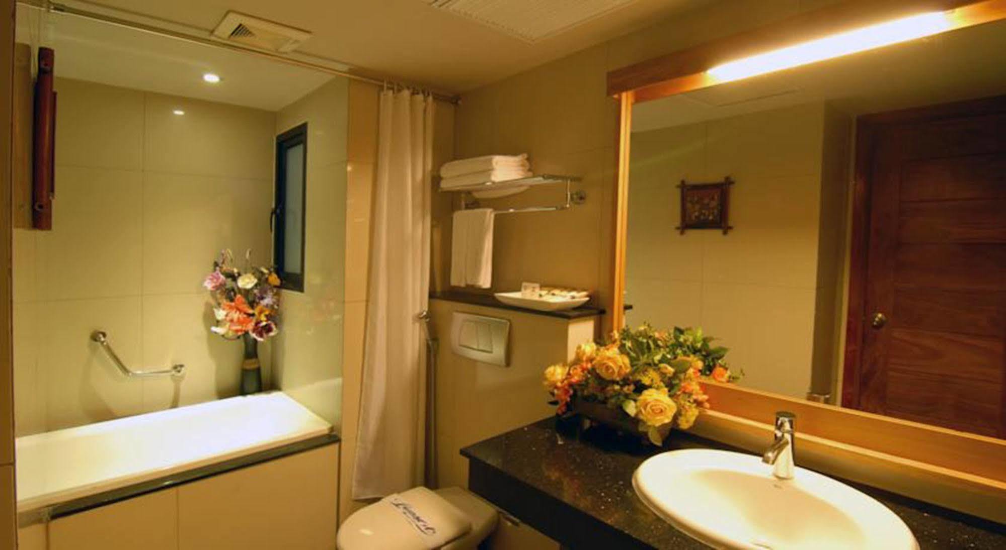 อีเทอร์นิตี้ ฮานอย โฮเต็ล Hotel ภายนอก รูปภาพ