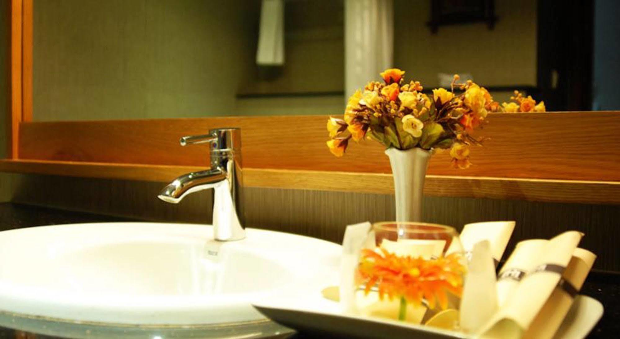 อีเทอร์นิตี้ ฮานอย โฮเต็ล Hotel ภายนอก รูปภาพ