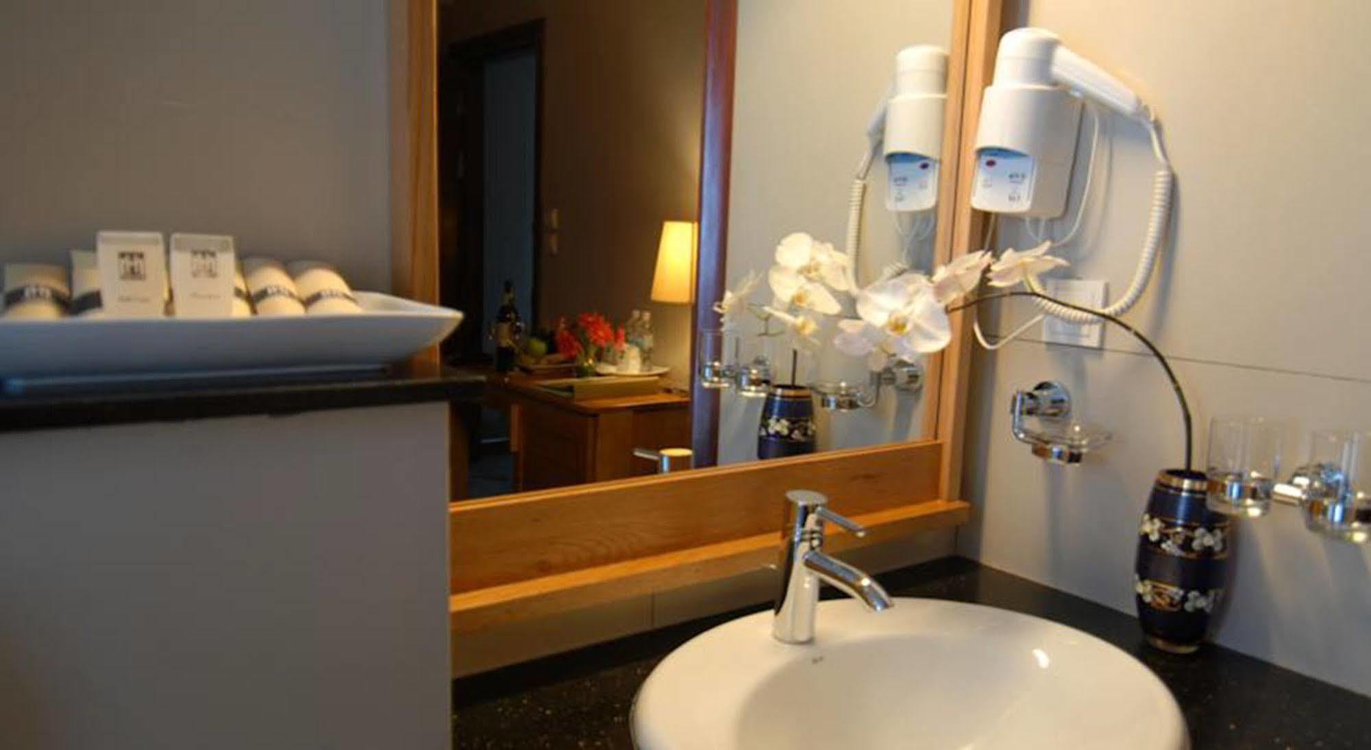 อีเทอร์นิตี้ ฮานอย โฮเต็ล Hotel ภายนอก รูปภาพ